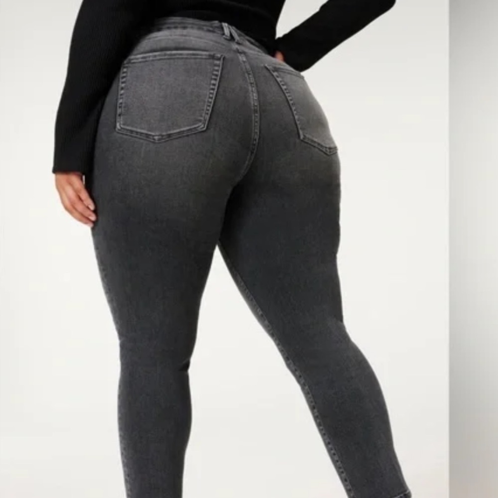 NWT GOOD AMERICAN GOOD CLASSIC SLIM STRAIGHT JEANS PLUS SIZE